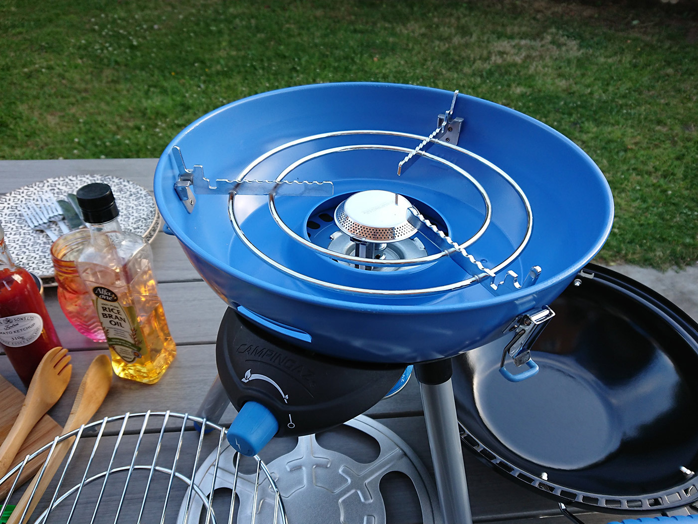 Aanvrager neerhalen Verdraaiing CAMPING GEAR | Putting The Campingaz Party Grill To The Test
