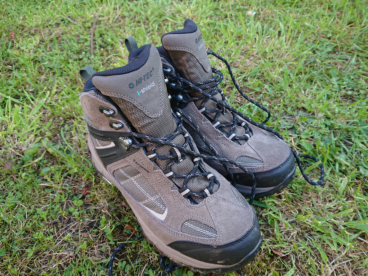 hi tec waterproof walking boots