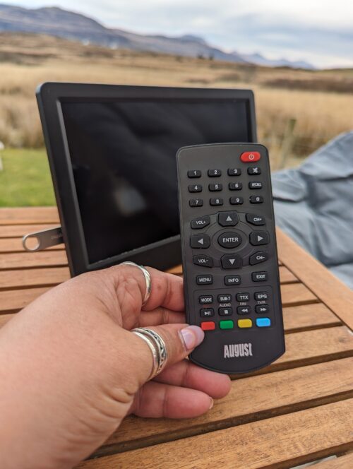 DA900 Portable, Rechargeable 9" TV With Freeview Review