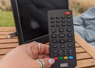GEAR | August DA900D Portable, Rechargeable 9″ TV With Freeview – Review